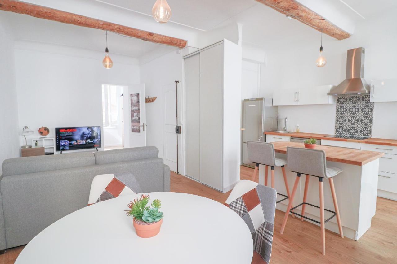 Stylish Apartment In The Old Town, With Ac. アンティーブ エクステリア 写真